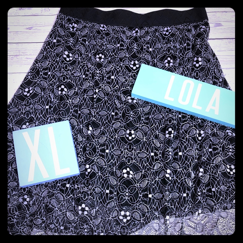 LuLaRoe black lace Lola